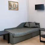Opera לינה וארוחת בוקר 4*