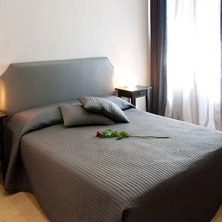 Oda ve Kahvaltı Opera 4*