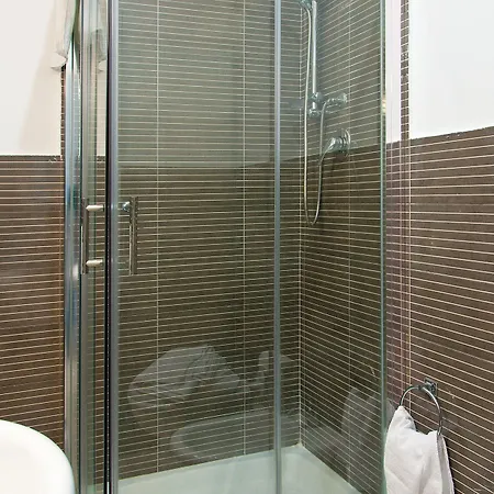 Opera Nocleg ze śniadaniem