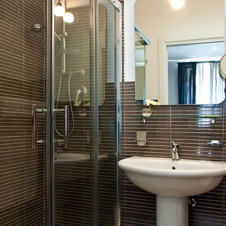 Opera Bed & Breakfast 4*