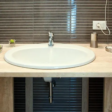 Opera Bed & Breakfast