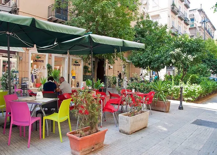 Alojamento de Acomodação e Pequeno-almoço Operà 4*